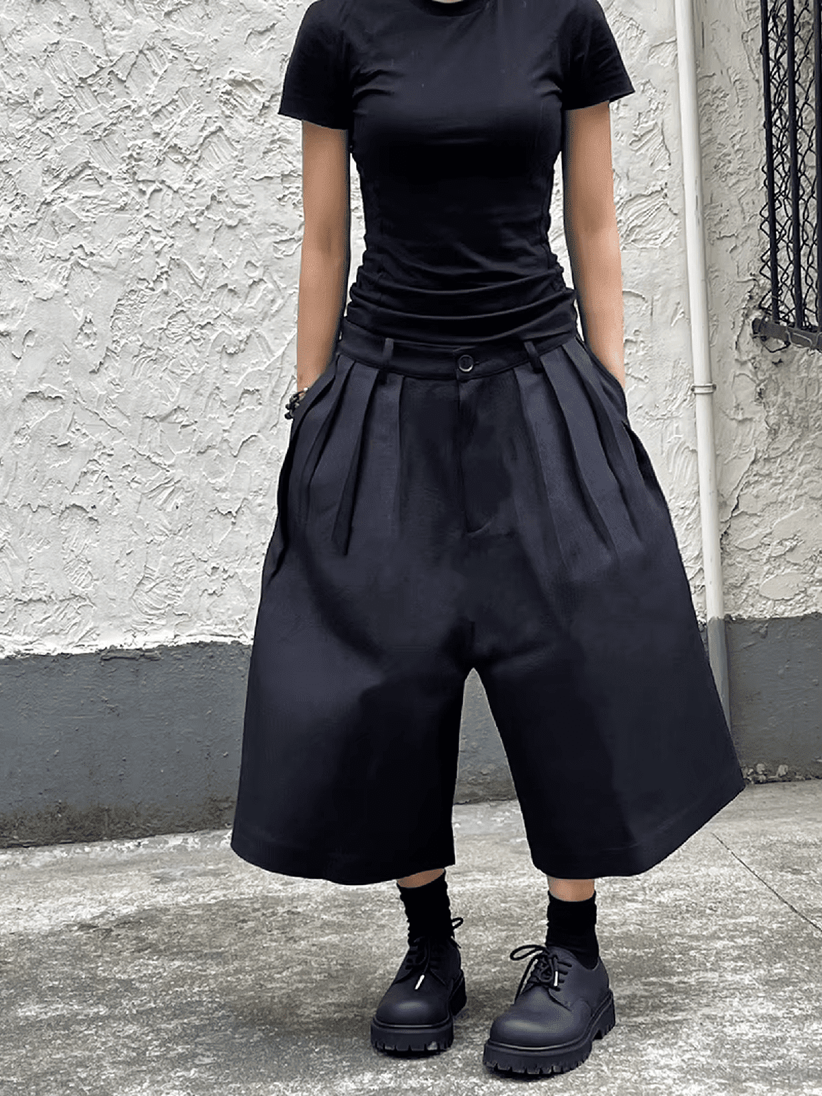 Black Pleated Wide Leg Baggy Jorts - IMG
