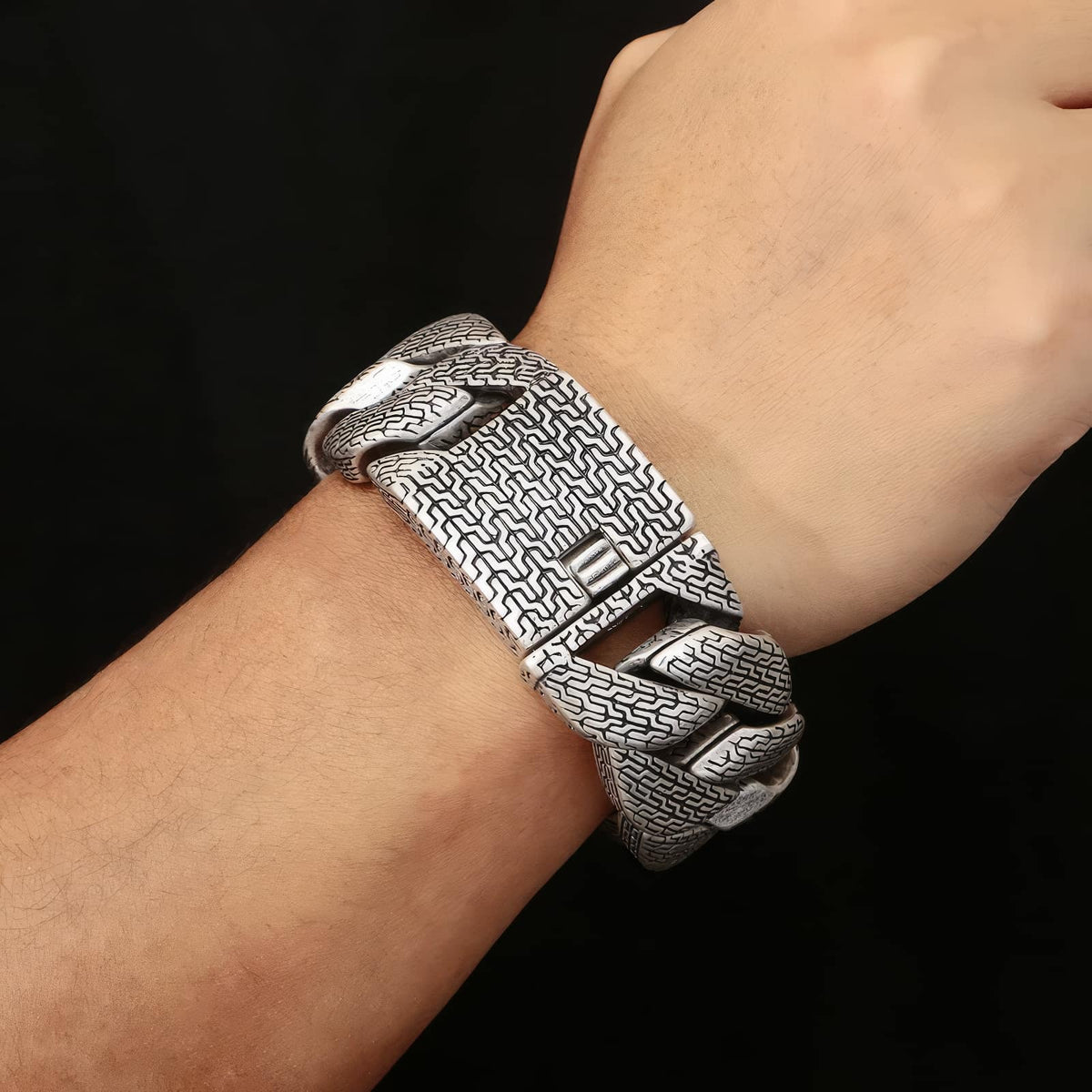 Chunky Embroidered Big Cuban Chain Bracelet - IMG