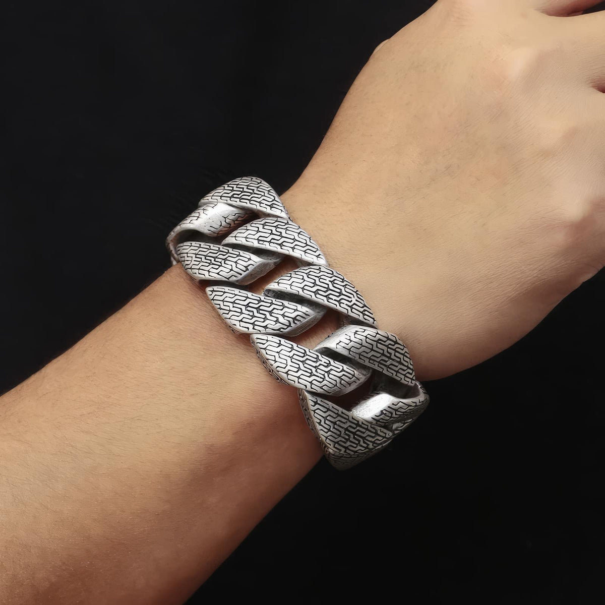 Chunky Embroidered Big Cuban Chain Bracelet - IMG