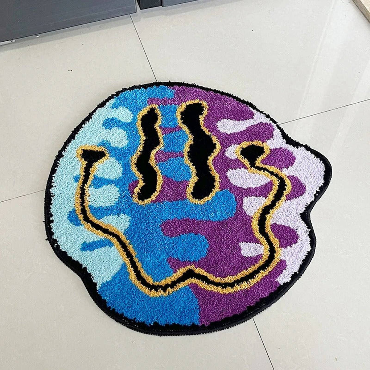 Smiley Face Plush Tufted Accent Rug - IMG