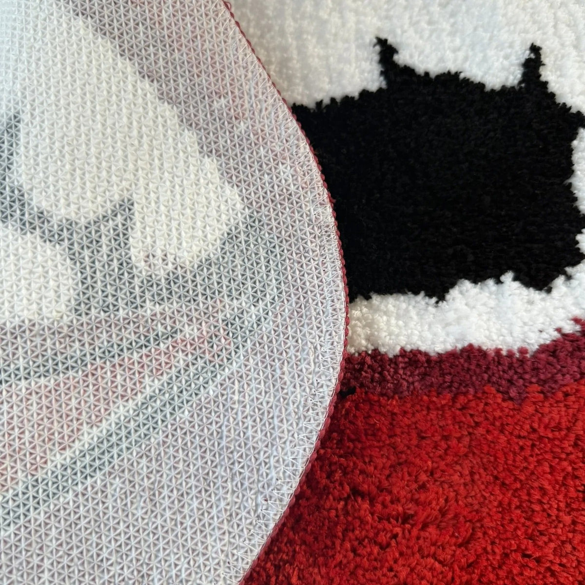 Vampire Lips Tufted Statement Rug - IMG