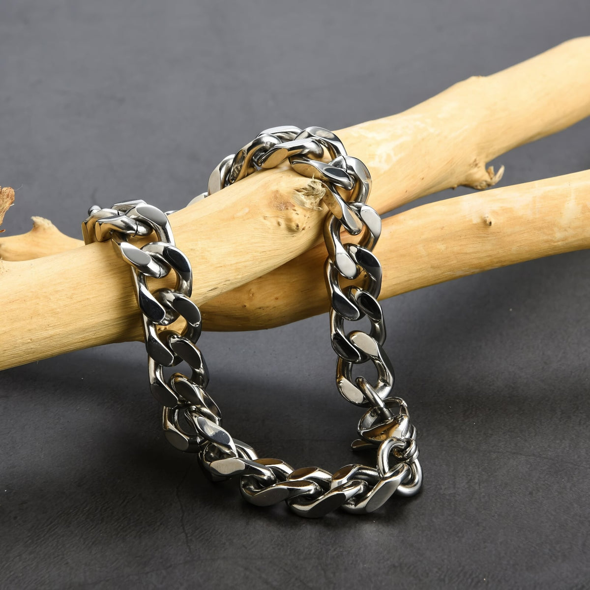 Luxurious Stainless Steel Cuban Link Chain Bracelet - IMG